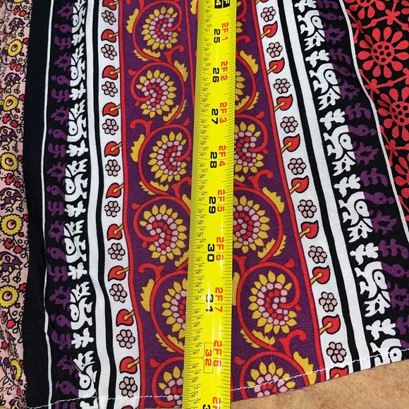 Velzera Colorful Tunic With Yarn Fringe Size L (oversized) - Picture 9 of 11